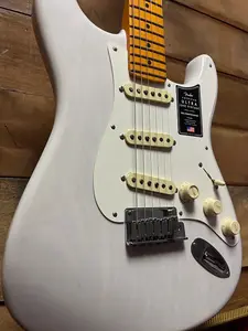 Fender American Ultra Luxe Vintage 50-х Strat MB Белый Блондин с футляром