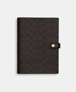 Блокнот с автографом на холсте