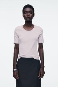 Хлопковая футболка приталенного кроя COS, сиреневый