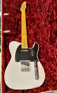 Fender American Vintage II Limited Edition 1951 Telecaster, гриф из клена, Prototype White с чехлом