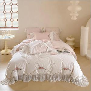 YUSIWOAL Комплект постельного белья из египетского хлопка с цветочной вышивкой и кружевными рюшами в бело-розовом пэчворк дизайне Pink.