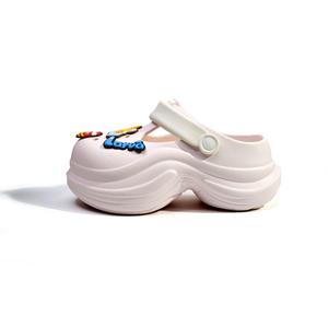 COMIC LARVA Клоги женские розово-белые с цветочным принтом, цвет Pink White Shoe Flower