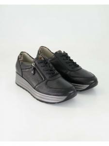 WALDLÄUFER Низкие кроссовки черного цвета