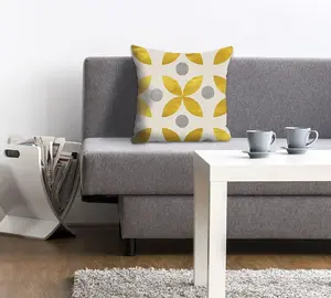 Декоративная подушка Queence "Шанталь", с эффектным рисунком, чехол без наполнителя, 1 шт 40х40 см, цвет gelb + bedruckt