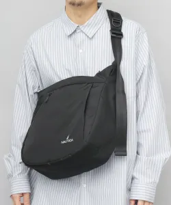 Сумка через плечо NAUTICA, формат А4, большая, черная, форма полумесяца.