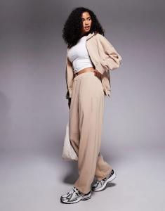 Джоггеры Weekend Collective Coord с бочкообразными ножками шоколадного цвета Asos Weekend Collective