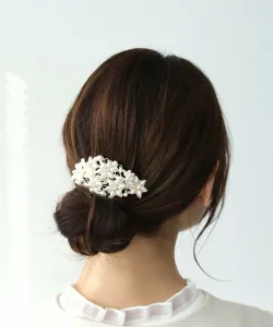 Три четверти времени/Цветочная жемчужная заколка Three Four Time, цвет White