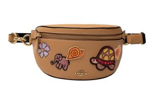 Кожаная сумка-слинг Bethany от COACH для женщин, цвет тоффи-браун