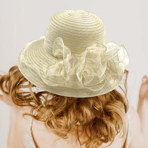 Нарядная шляпка из цветочной органзы FASHNZFAB, айвори