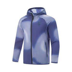 LINING Фитнес-куртка мужская матово-серая с фиолетовым принтом, Dull Gray Purple All over Print