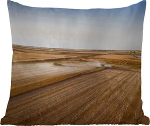 Подушка для улицы - Поле - Ферма - Трактор - Фермер - Загородная жизнь - 60 x 60 см - Водонепроницаемая - Подушка для отдыха - Декоративная - Подушка для сна MuchoWow