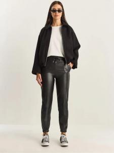 Bianco Lucci Брюки с зауженным низом в черном цвете