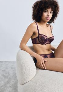 Бюстгальтер Simone Pérèle INTRIGUE HALF CUP , Fig/Dark Purple