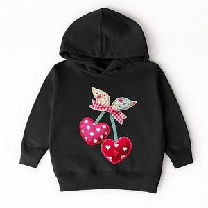 Толстовка с капюшоном для малышей Cherry hearts patchwork print The Juniper Shop, Black