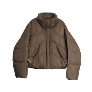 Пуховик женский с воротником стойкой, умеренно объемный ELLE, coffee