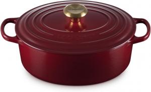 Чугунная кастрюля Le CreusetSignature с крышкой, диаметр 27 см, овальная, подходит для всех типов плит и индукционных, объем: 4,1 л, вес 4,425 кг, цвет гранат