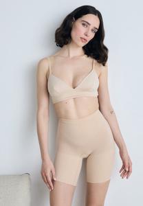 Боксеры EVERYDAY SEAMLESS SHAPING Spanx, песочный