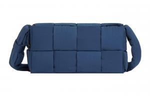 Bottega Veneta Техническая стеганая сумка-подушка на молнии через плечо мужская средняя синяя