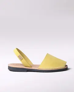 Женские мокасины из гладкой кожи Toni Pons, желтый