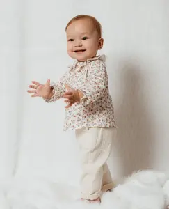 Детская блузка с рюшами на воротнике и кружевной отделкой Fina Ejerique, мультиколор