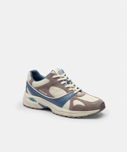 спортивные кроссовки