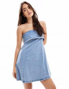 Джинсовое мини-платье-бандо с отворотами, цвет средне-белая стирка Asos Design