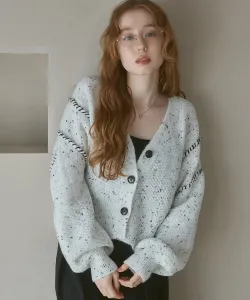 Короткий вязаный кардиган с шоколадной крошкой