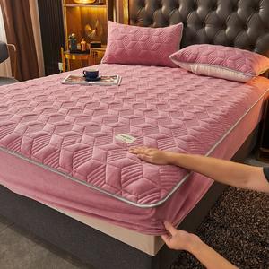 Disney Простыня на резинке 200х220 см, велюр, стеганая, цвет Padded - Red Bean Paste