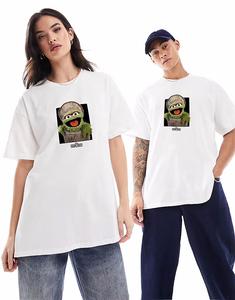 Футболка с фотографией Оскара-ворчуна белого цвета Prnt