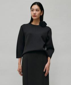 Компактная моющаяся двусторонняя футболка (доступна в эксклюзивных цветах, представленных в интернет-магазине).