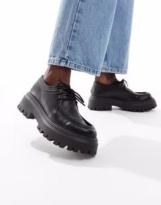 Туфли Schuh Lyrica на массивном носке со шнуровкой из черной кожи