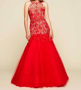 Бальное платье-труба с кружевом красного цвета Mac Duggal