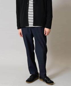 Легкие в уходе, эластичные брюки полусвободного кроя, похожие на джинсовую ткань можно стирать в машине СЕРИЯ ON/OFF Avv, цвет Navy