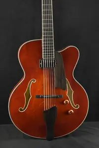 Eastman AR503CE-SB с звукоснимателями Seymour Duncan 16-дюймовая арктоп-сунберст с глянцевой отделкой Truetone