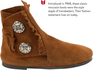 Женские ботинки Minnetonka с двумя пуговицами и жесткой подошвой, коричневый