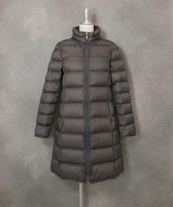 Водоотталкивающее пуховое пальто с капюшоном