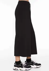 Брюки тренировочного костюма Soft Touch Cropped Wide-Leg OYSHO, черные