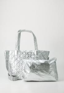 Сумка Vee Collective VEE TOTE MEDIUM, Chrome/Silver-Coloured
