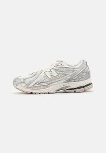 Кроссовки New Balance 1906 УНИСЕКС, цвет silver metalic