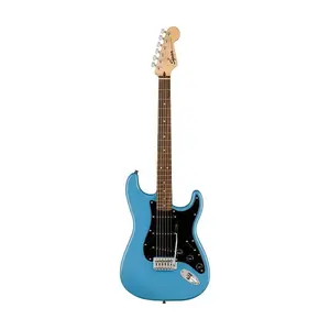 Электрогитара Squier Sonic Stratocaster с черным пикгардом, грифом из лавра, цвет California Blue