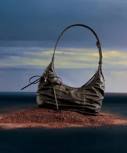 Сумка-хобо Kadee с драпировкой Charles & Keith, цвет Burnished Brown