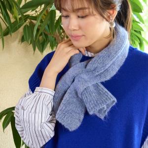 Пушистый вязаный шарф