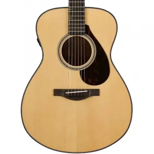 Акустическая гитара Yamaha FS концертного размера. С системой звукоснимателя Atmosfeel; верхняя дека из ели Адирондак; корпус и обечайки из африканского махагони; жесткий футляр; натуральный цвет