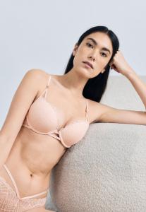 Бюстгальтер Triumph THAT NIGHT IN VEGAS, Porcelain/Off-White