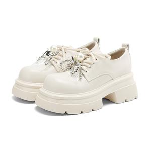 Модные универсальные туфли-лоферы на платформе Advanced Sensory Princess Small из кожи. Каблук 6,5 см. Цвет экрю JOSINY, Ecru