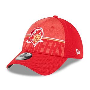 Мужская кепка New Era Red Tampa Bay Buccaneers 2023, тренировочный лагерь НФЛ, 39THIRTY Flex Fit Hat