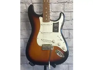 Fender Player Stratocaster, юбилейная версия в двухцветном солнечном окрасе