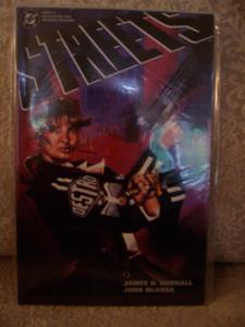 Streets : Book 3 Paper Rain (DC Comics)