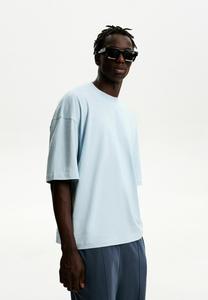 Базовая футболка Bershka, светло-голубой