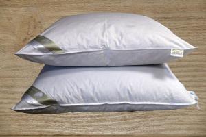 В упаковке 2 идеальные подушки размером 80 х 80 см. Пуховые подушки 60% пуха, 650 г, средние Betten Hofmann
